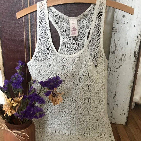Cream lace tank 😍 - Picture 2 of 4